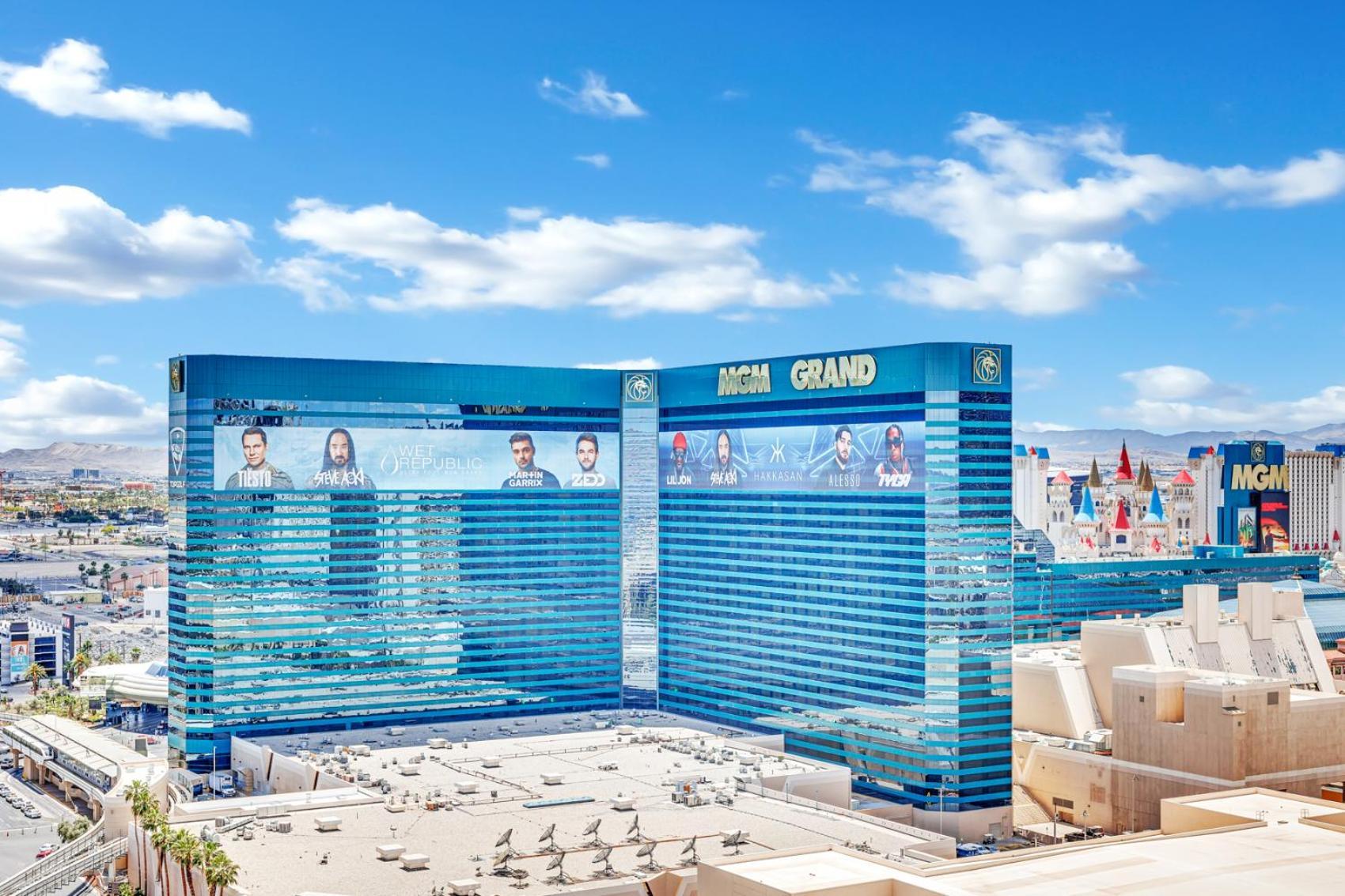 Skyline Serenity-strip Pool F1 View-no Fee