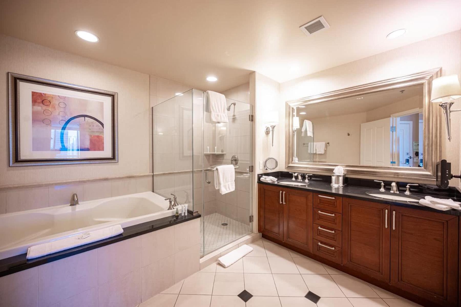 No Fee Strip View Suites+ Free Valet + Pool * Las Vegas