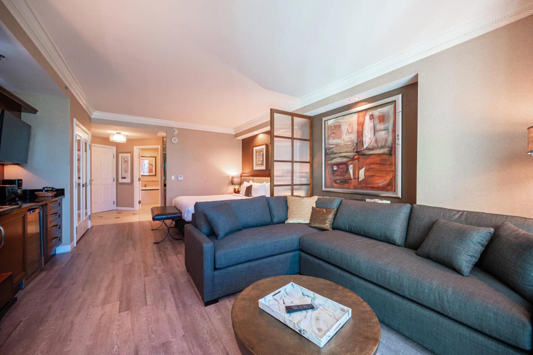 No Fee Strip View Suites+ Free Valet + Pool