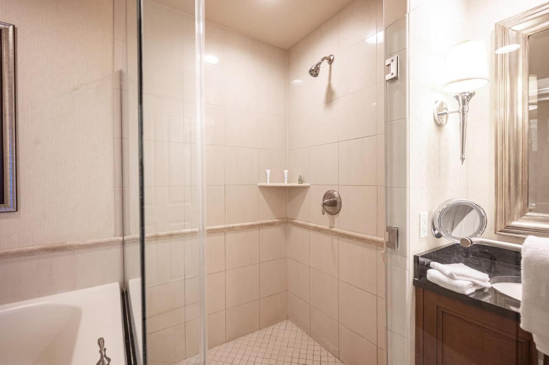 No Fee Strip View Suites+ Free Valet + Pool * Las Vegas