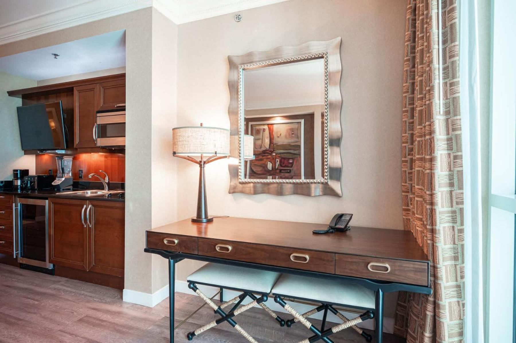 No Fee Strip View Suites+ Free Valet + Pool Las Vegas