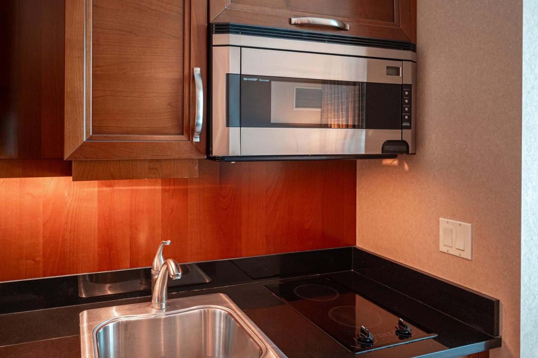 No Fee Strip View Suites+ Free Valet + Pool Holiday home