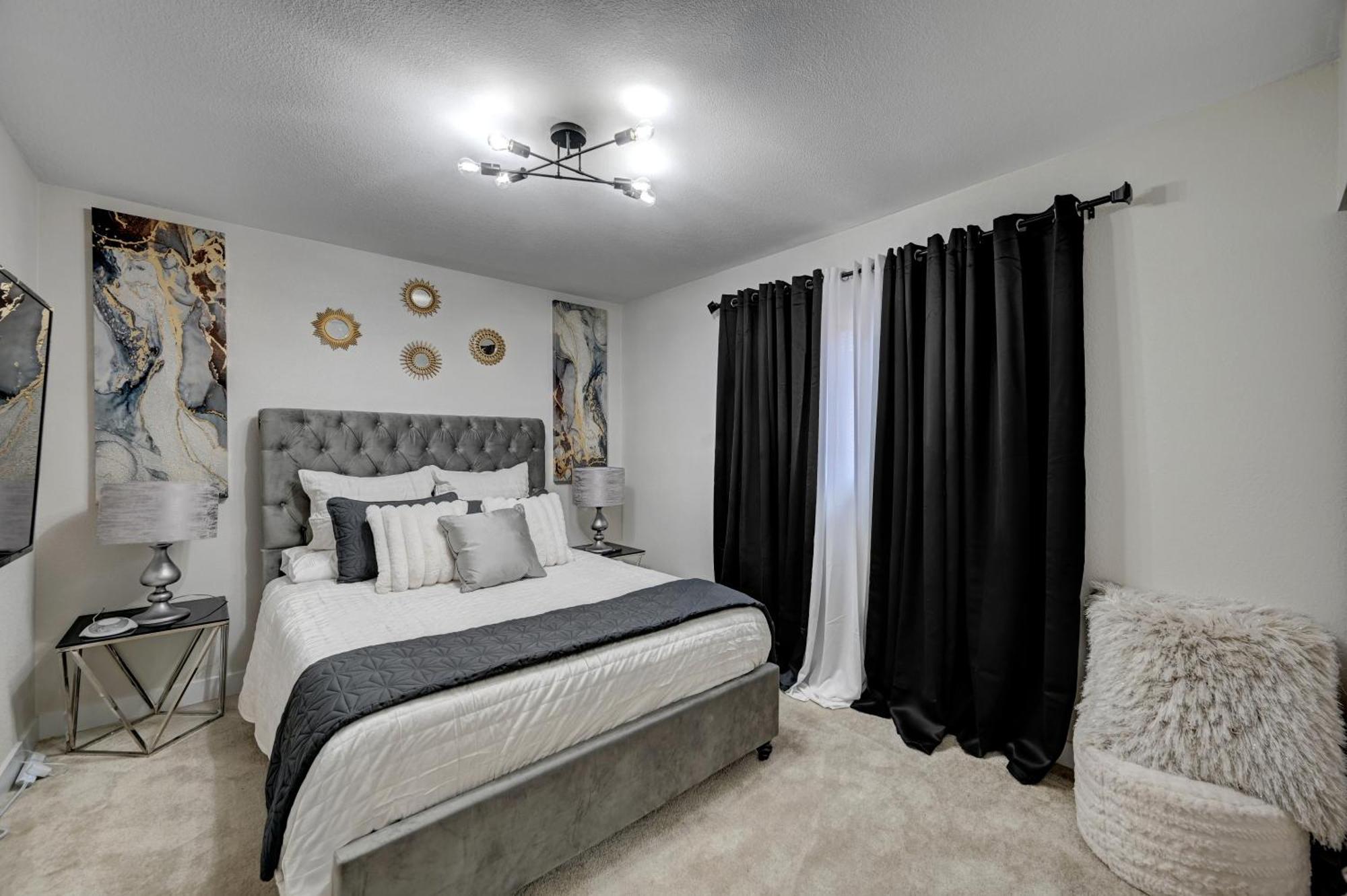 Holiday home 5 Min To The Strip Hot Tub Sleeps 7 Game & Las Vegas