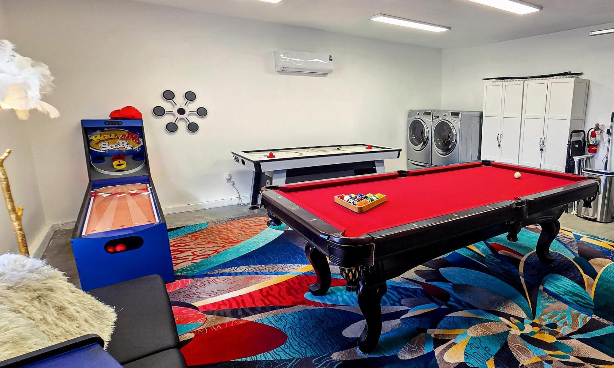 Holiday home 5 Min To The Strip Hot Tub Sleeps 7 Game & Las Vegas
