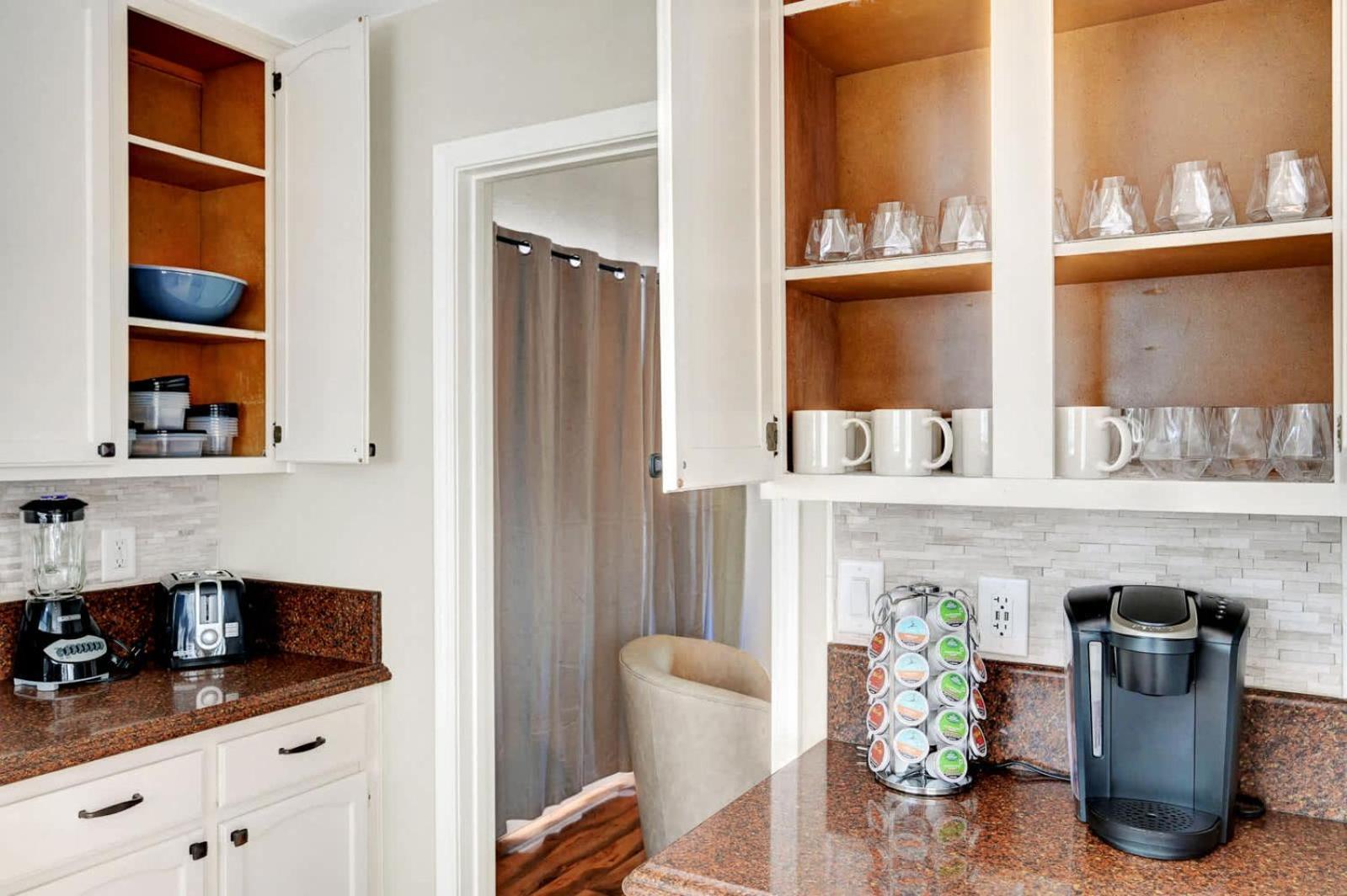 Beautiful Renovated 4br W Pool *