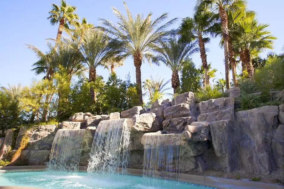 Tahiti Village & Resort