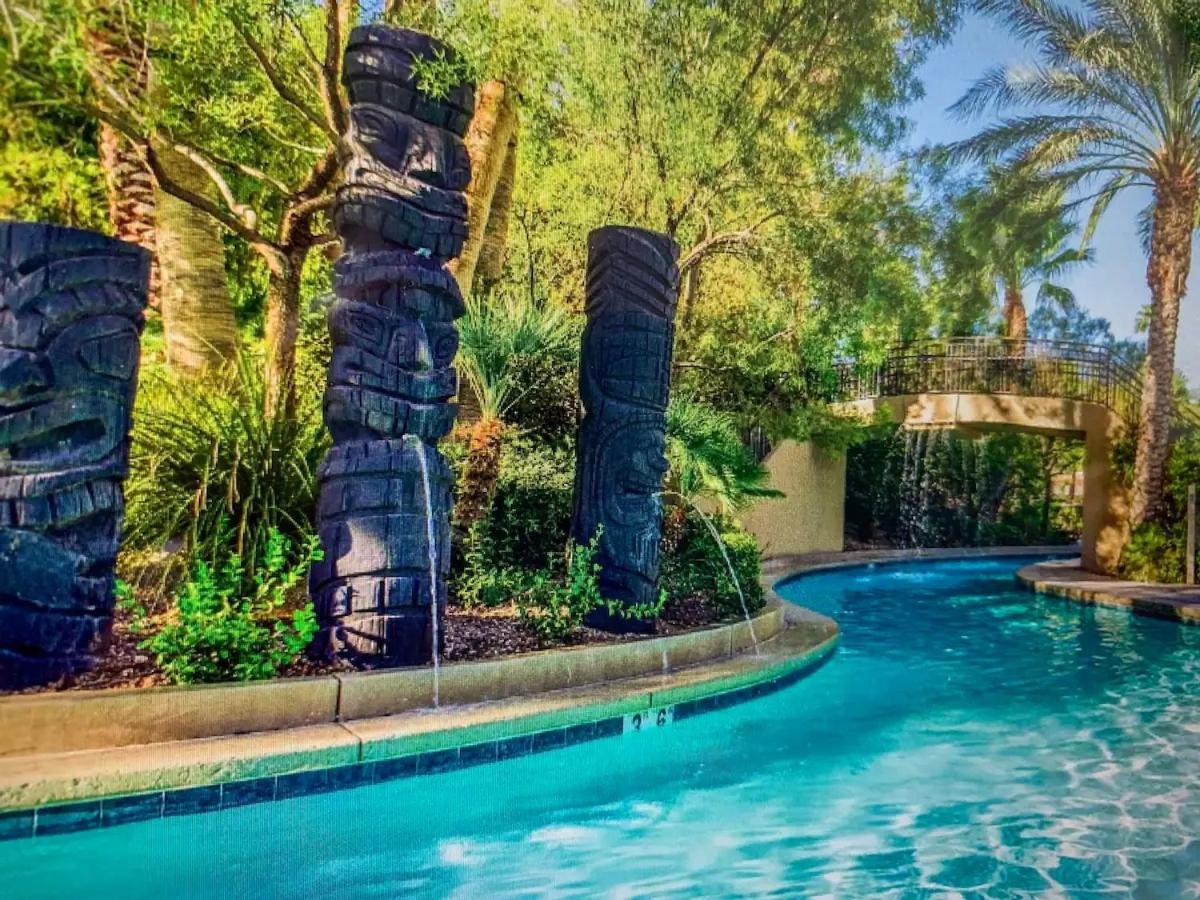 Tahiti Village & 4*