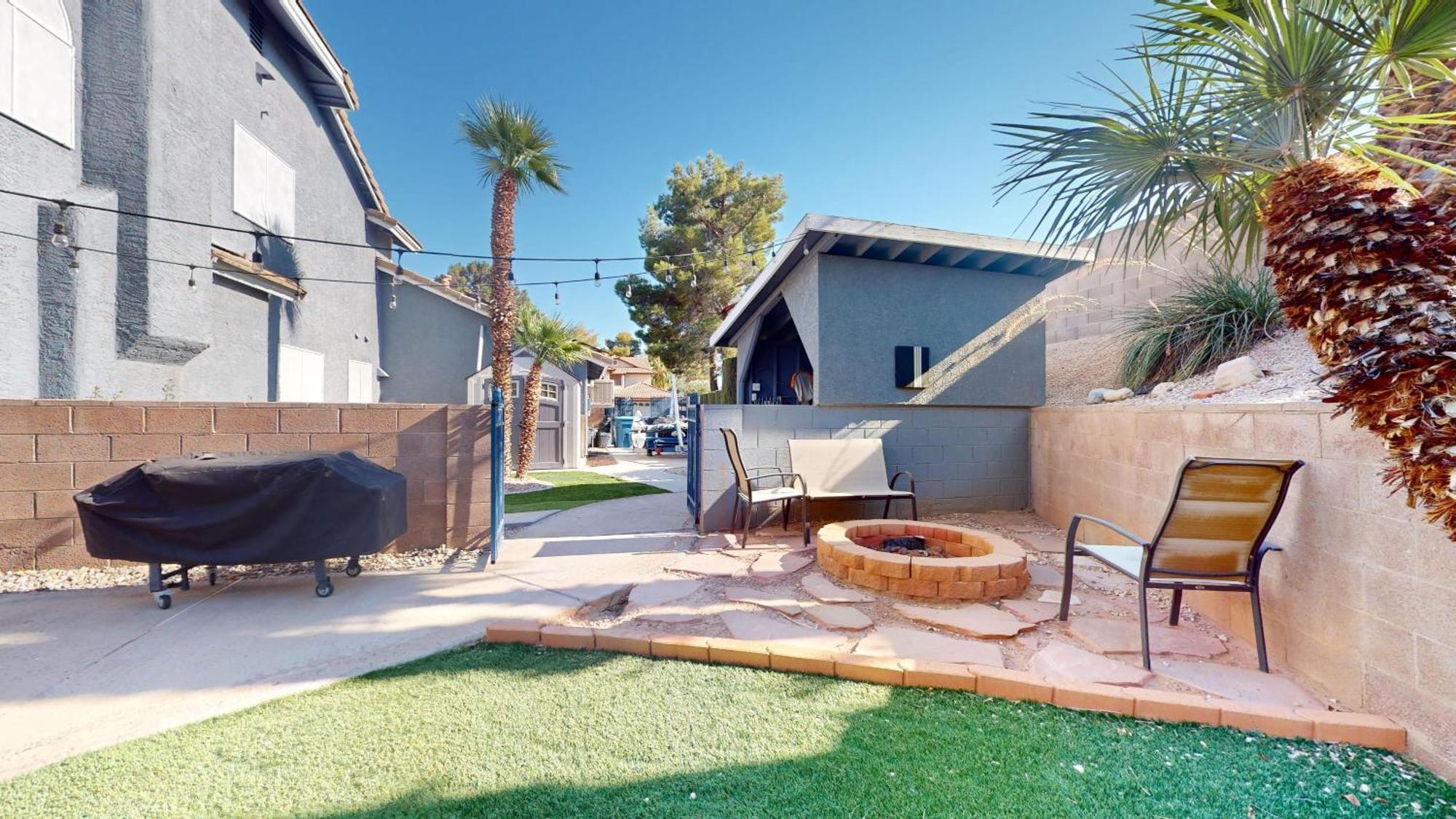 Holiday home Modern Family W Pool Near Strip