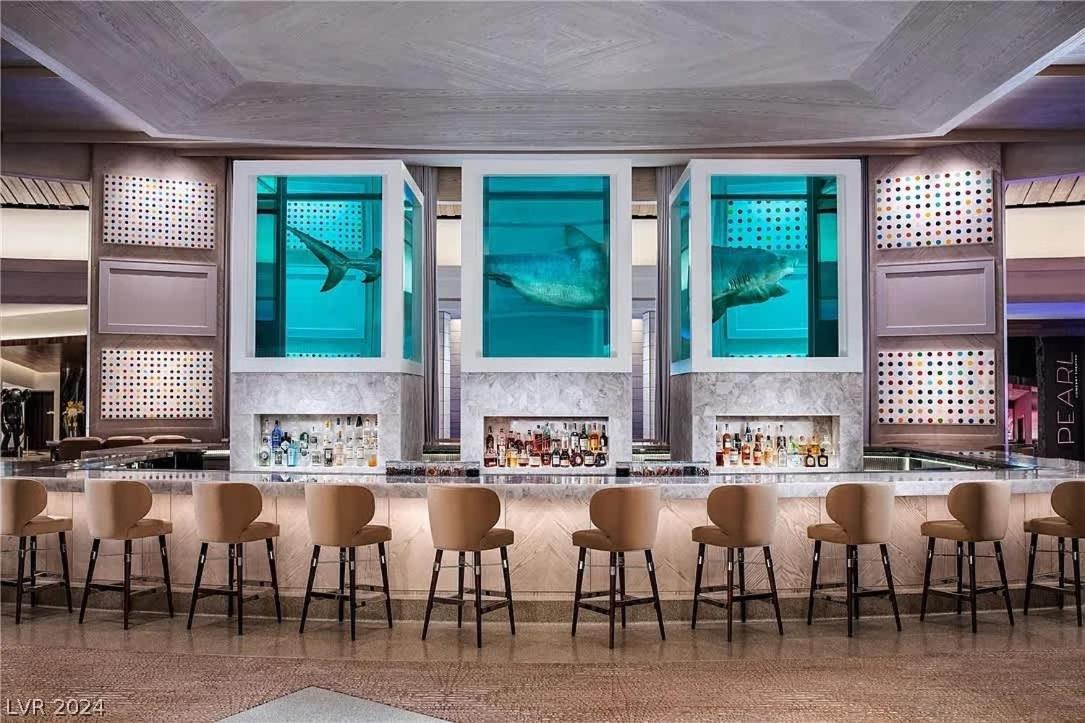 Incredible Penthouse Strip Views Balcony Access *