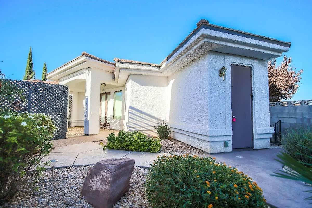 Charming Casita Budget Friendly * Las Vegas