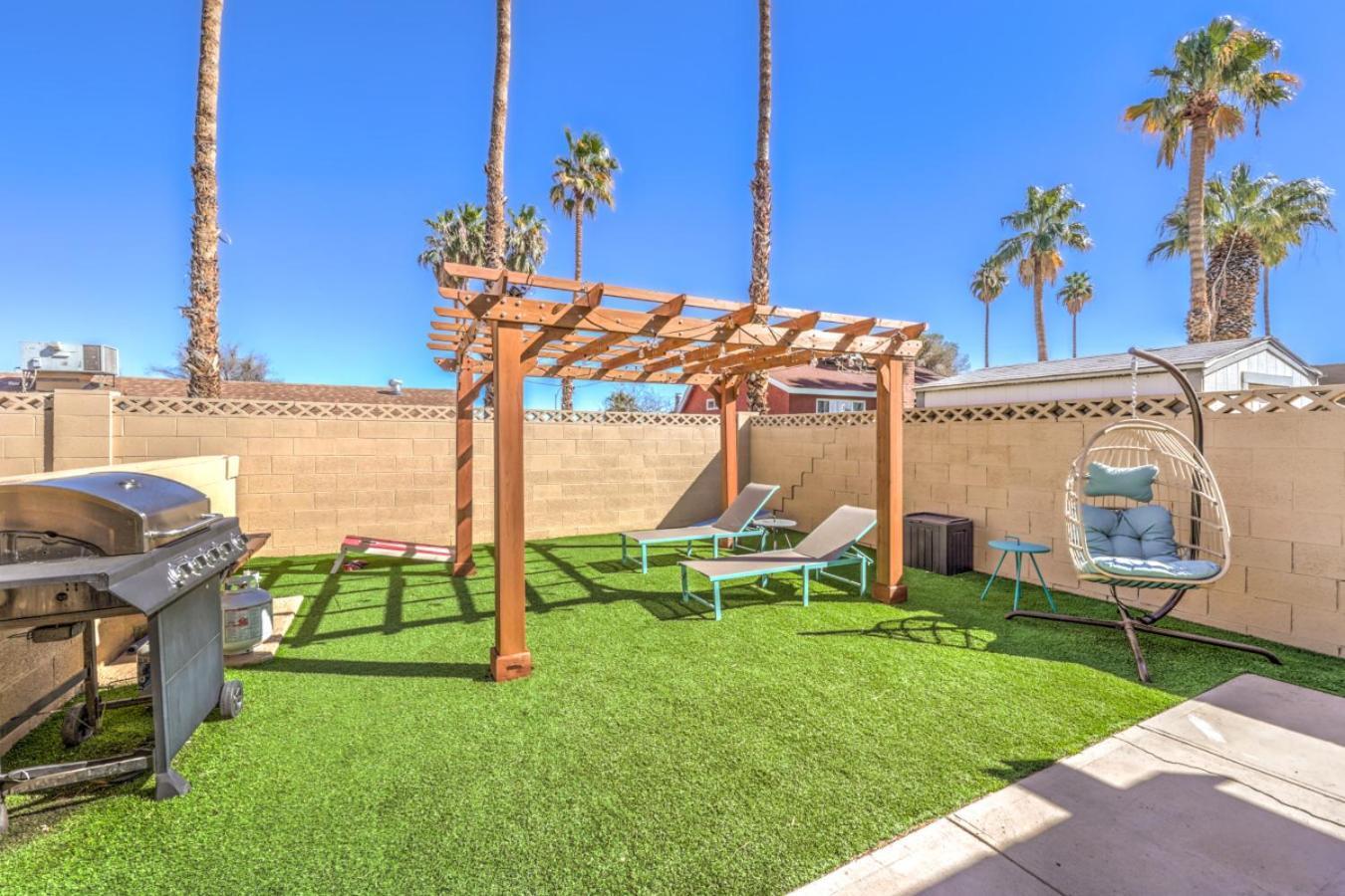 Oasis Near Strip Pool Jacuzzi Deck Poker Ferienhaus