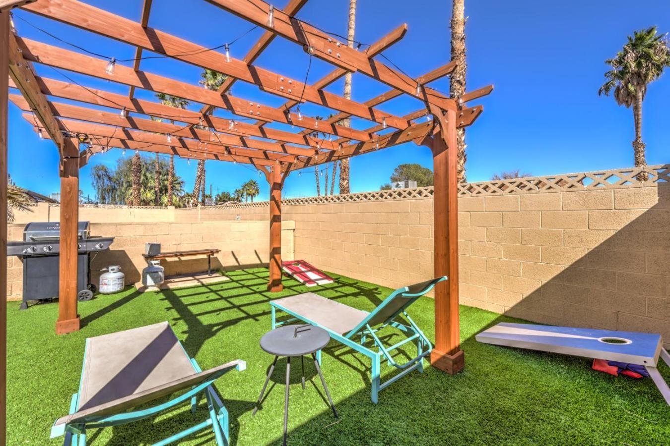 Oasis Near Strip Pool Jacuzzi Deck Poker Ferienhaus *