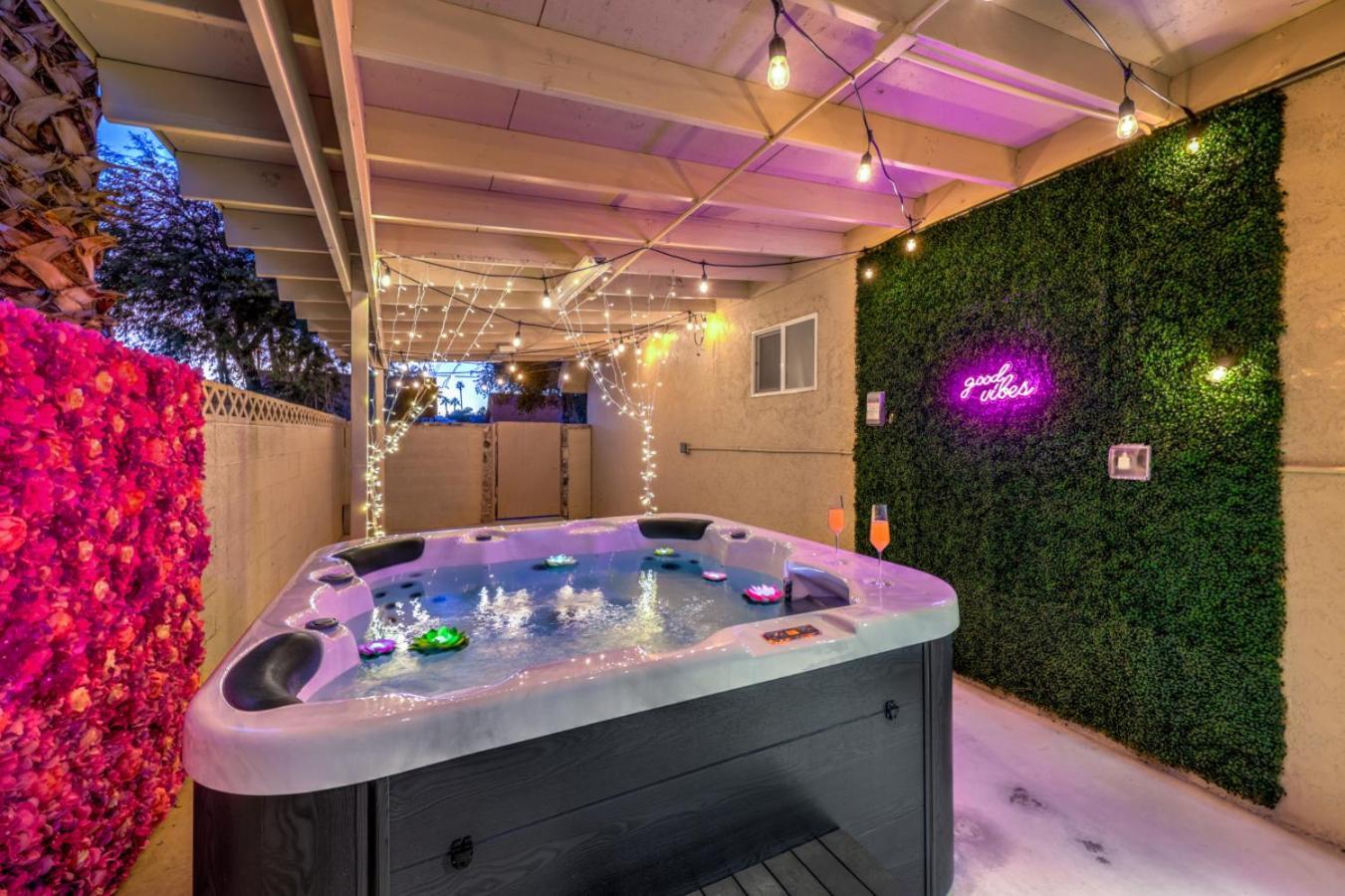 Oasis Near Strip Pool Jacuzzi Deck Poker * Las Vegas