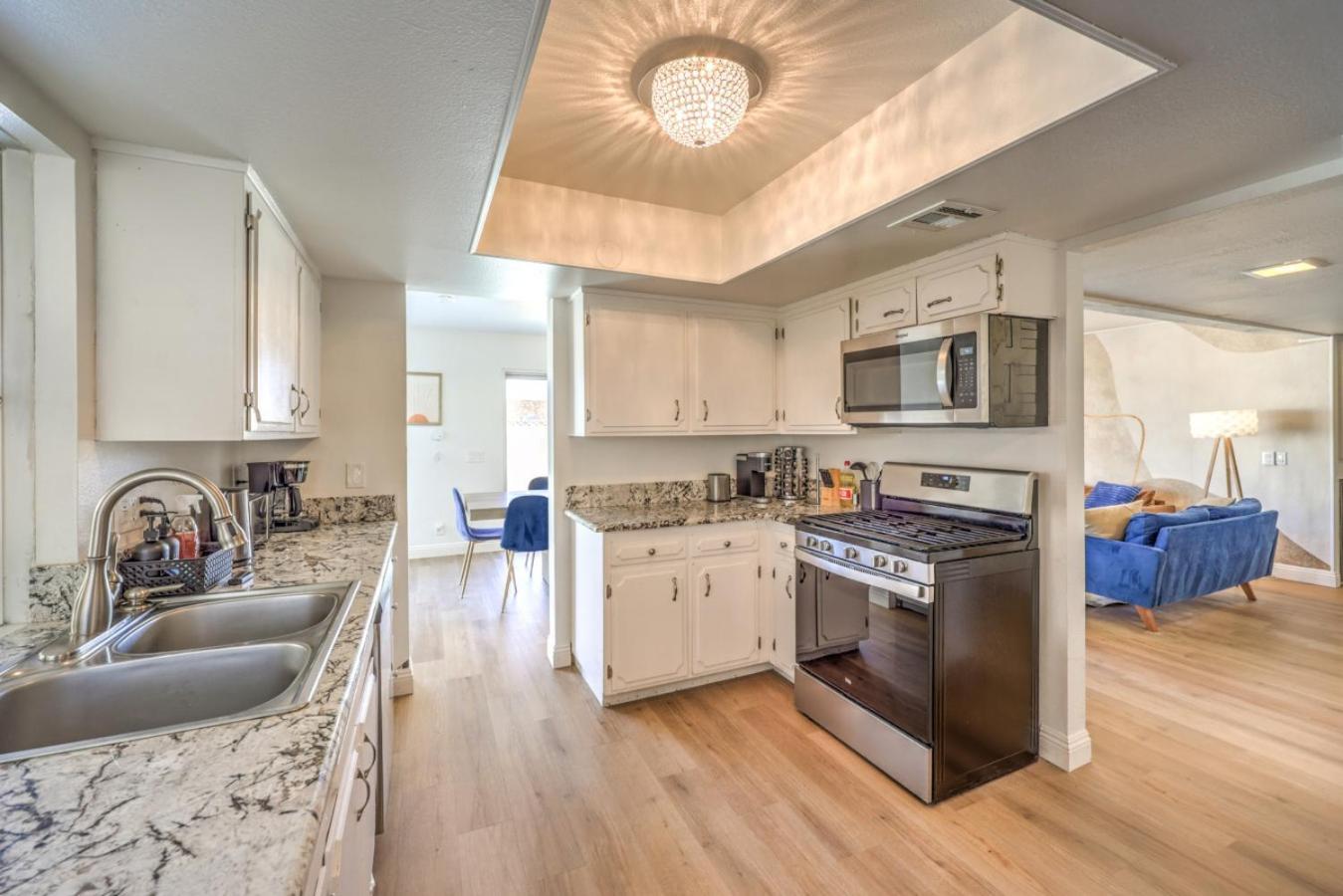 Oasis Near Strip Pool Jacuzzi Deck Poker Ferienhaus *
