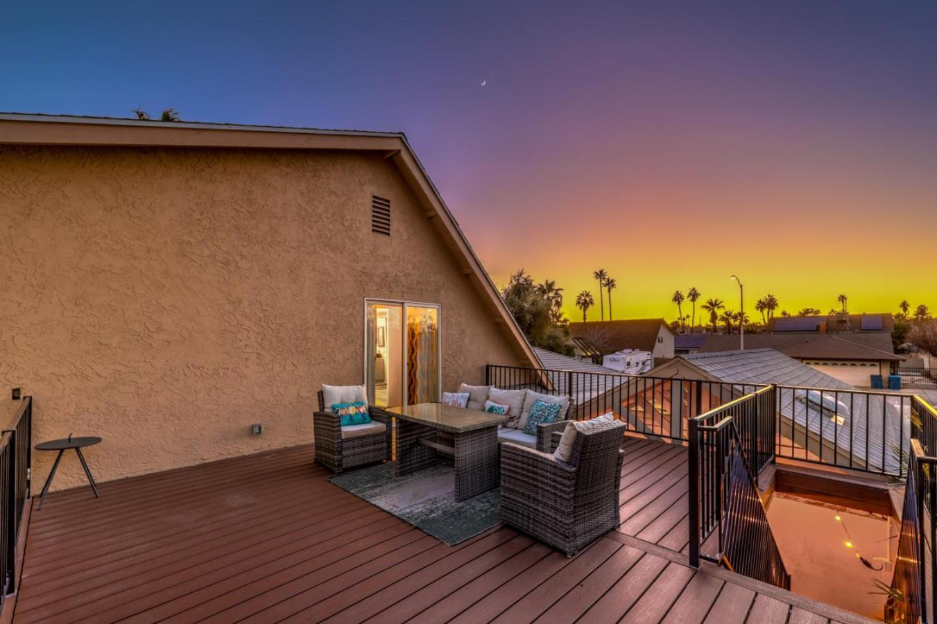 Oasis Near Strip Pool Jacuzzi Deck Poker Ferienhaus