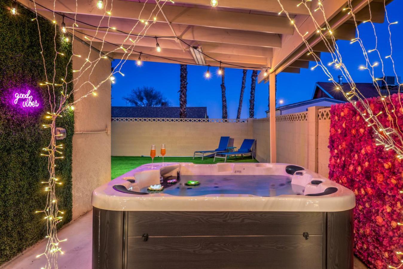 Oasis Near Strip Pool Jacuzzi Deck Poker Ferienhaus *