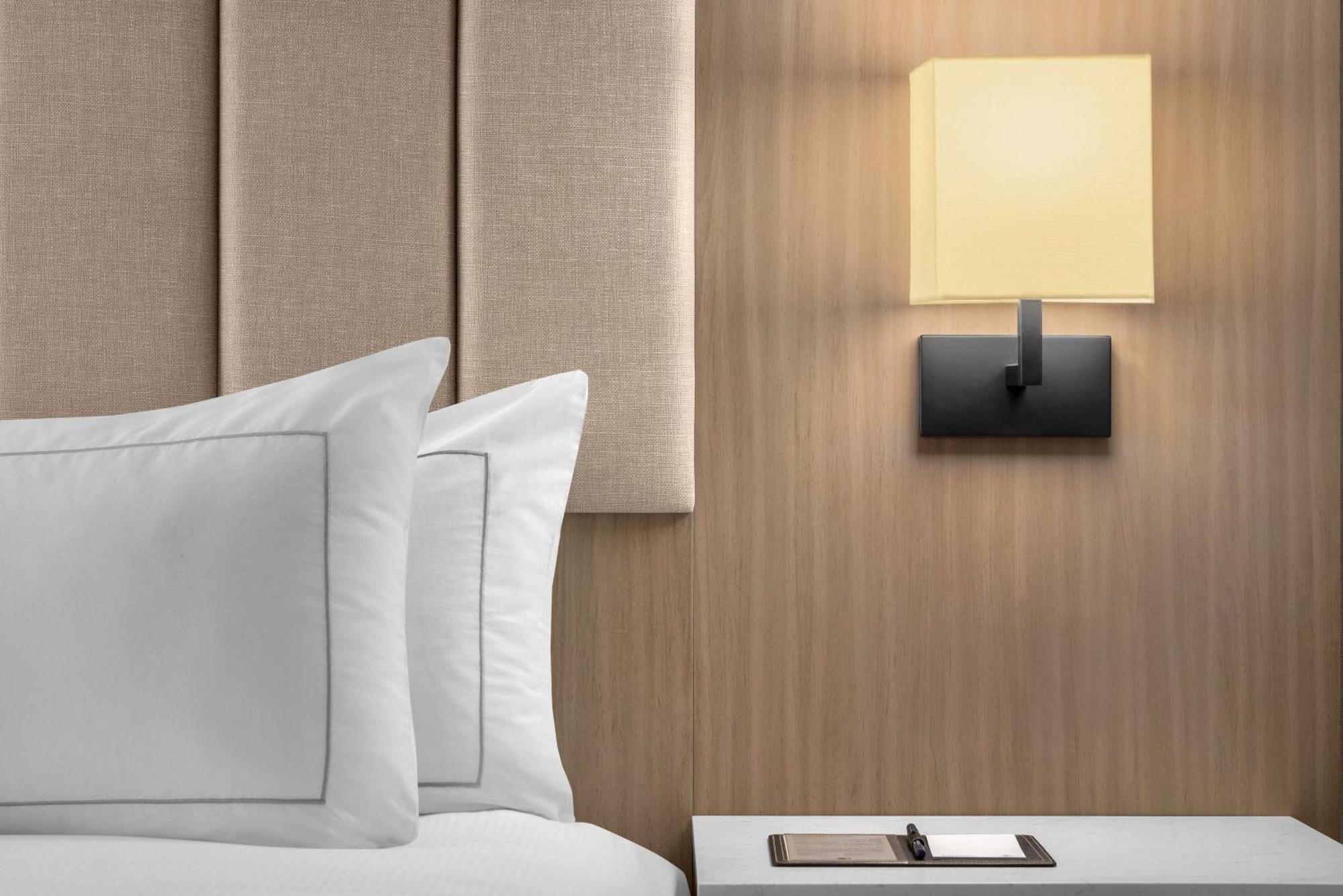 Doubletree By Hilton Vegas Airport Hotel 3*