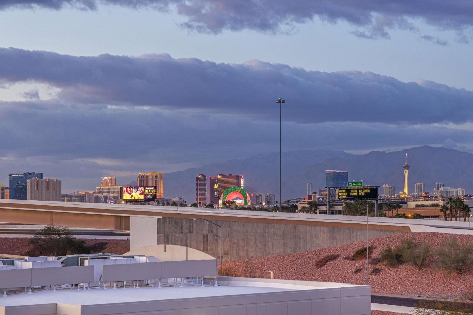 Hotel Doubletree By Hilton Vegas Airport Las Vegas