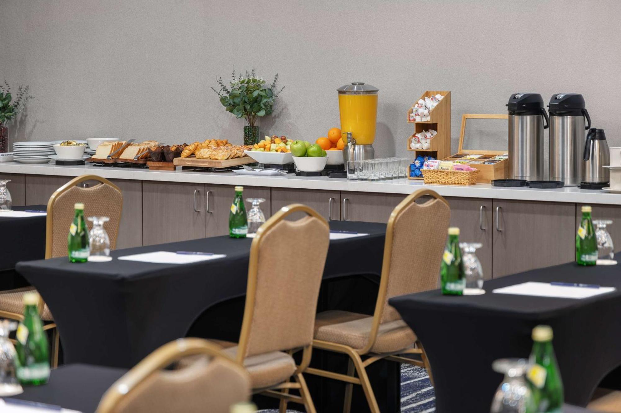 Doubletree By Hilton Vegas Airport Hotel 3*