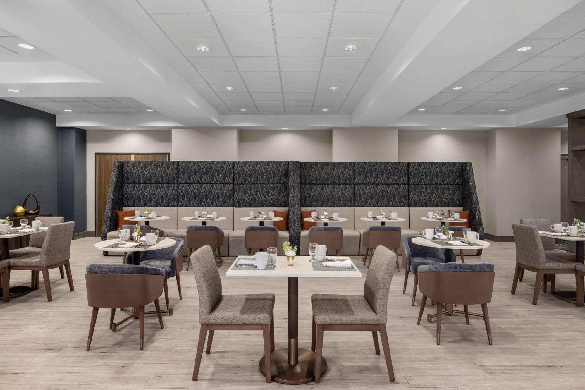 Doubletree By Hilton Vegas Airport 3*