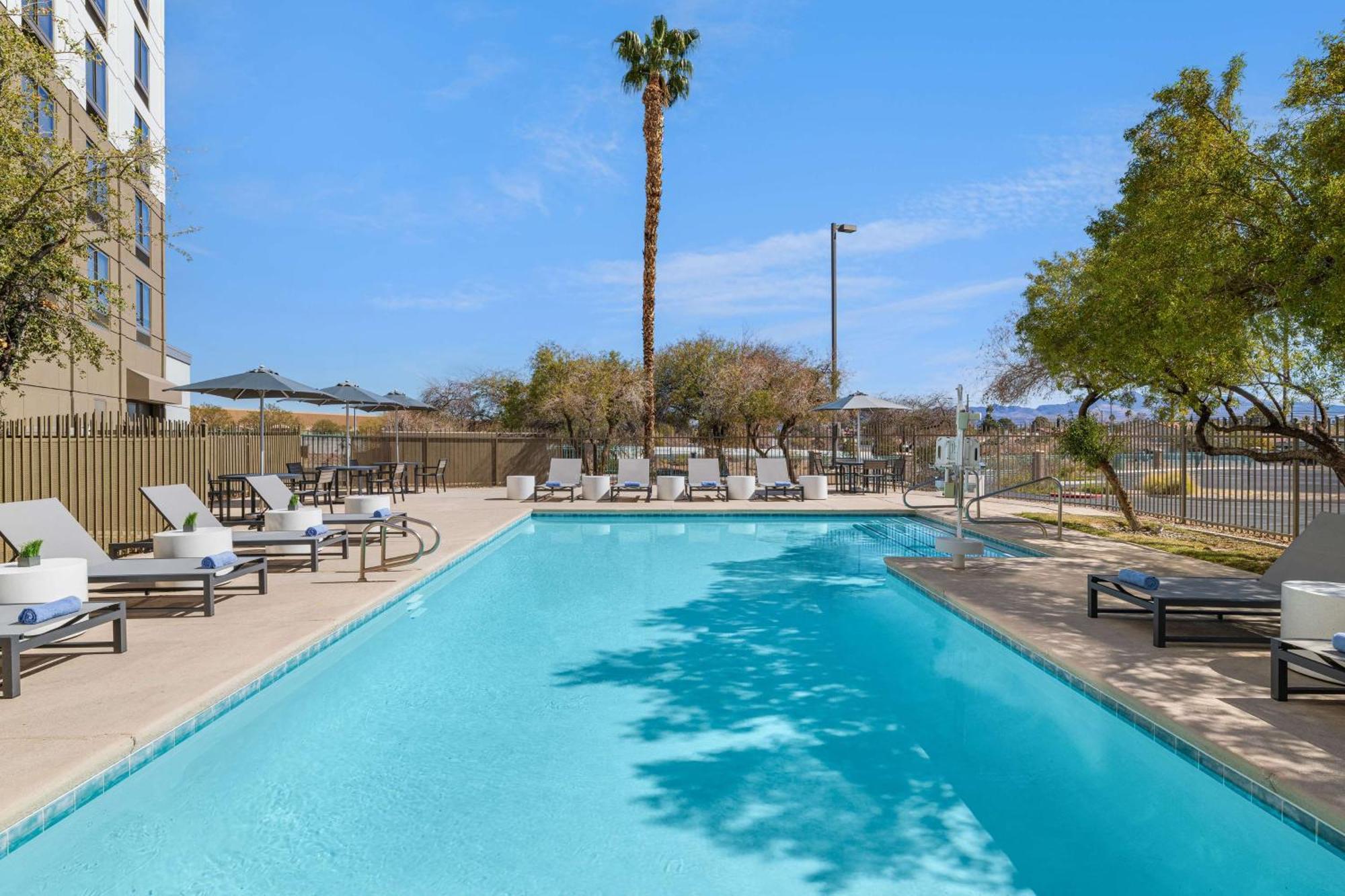 Doubletree By Hilton Vegas Airport Hotel