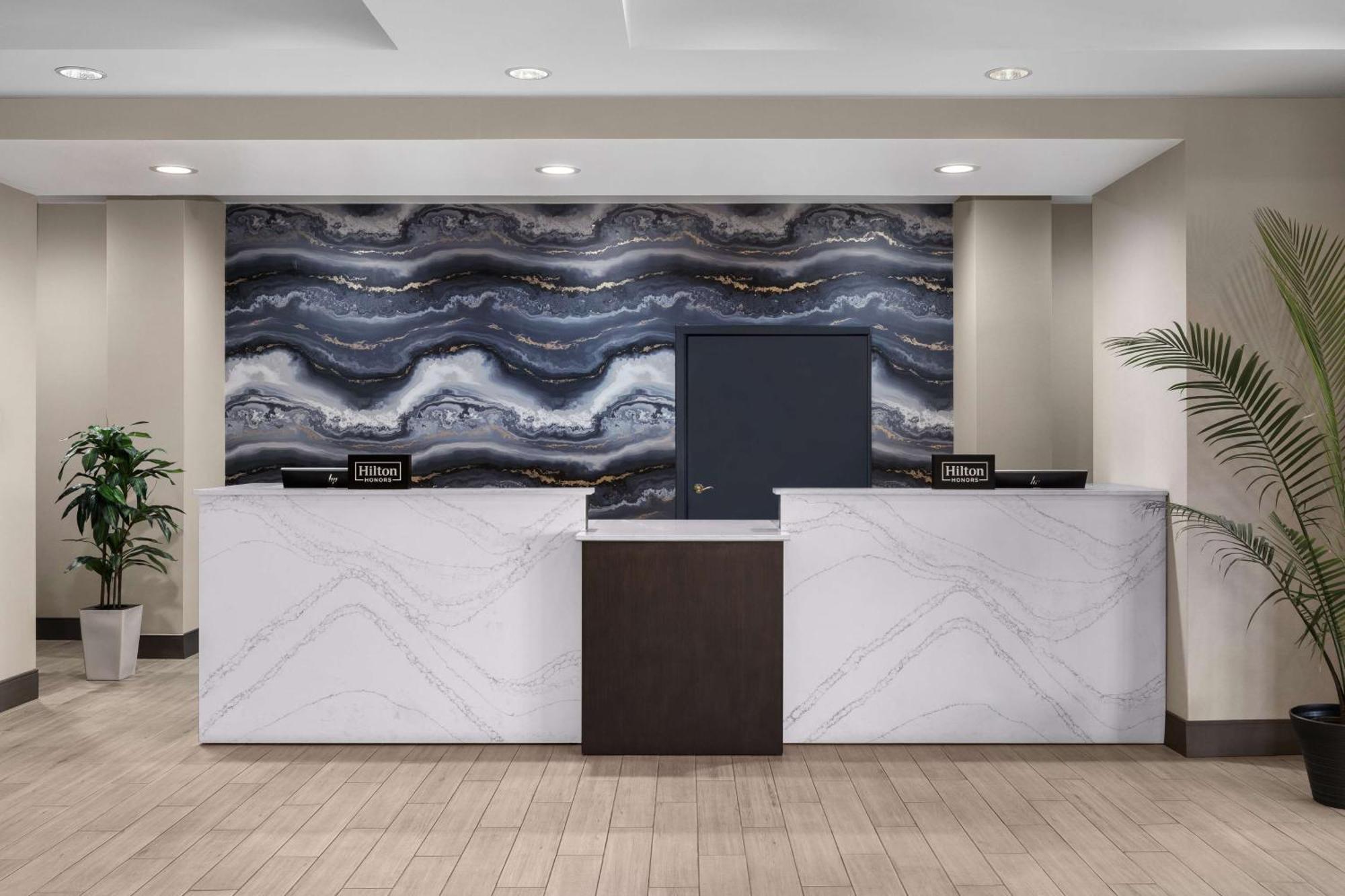 Hotel Doubletree By Hilton Vegas Airport 3*