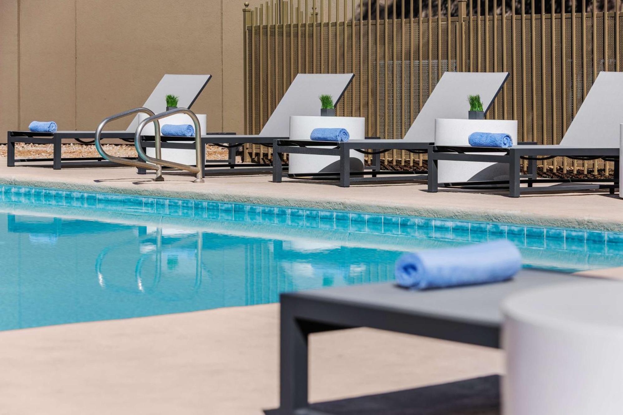 Hotel Doubletree By Hilton Vegas Airport Las Vegas