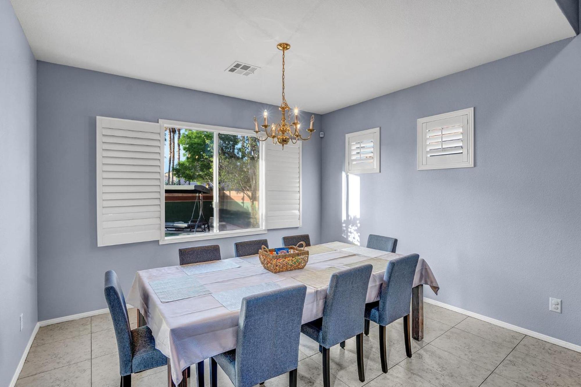 Stylish King With Optional Bunk Or Work Desk W/tv Holiday home Las Vegas