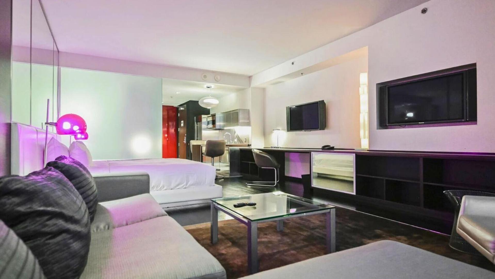 Hotel Vista Balcony Collection - Stripsuite Palms Place Hotel, & Casino Las Vegas