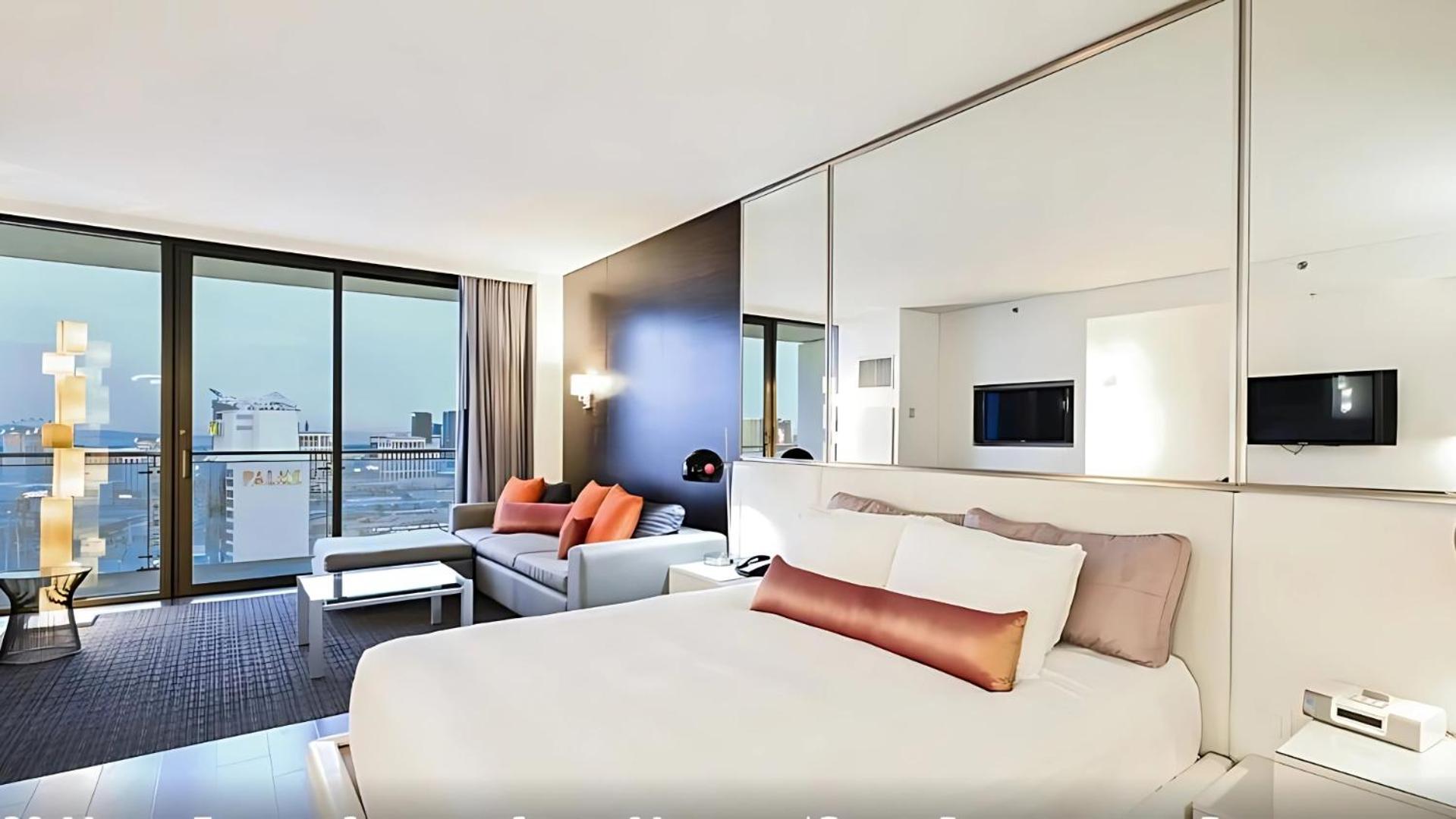 Hotel Vista Balcony Collection - Stripsuite Palms Place Hotel, & Casino