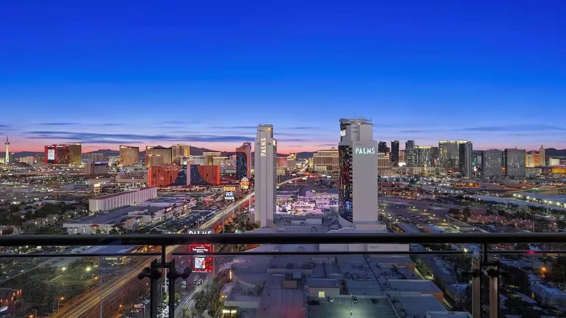 Hotel Vista Balcony Collection - Stripsuite Palms Place Hotel, & Casino Las Vegas