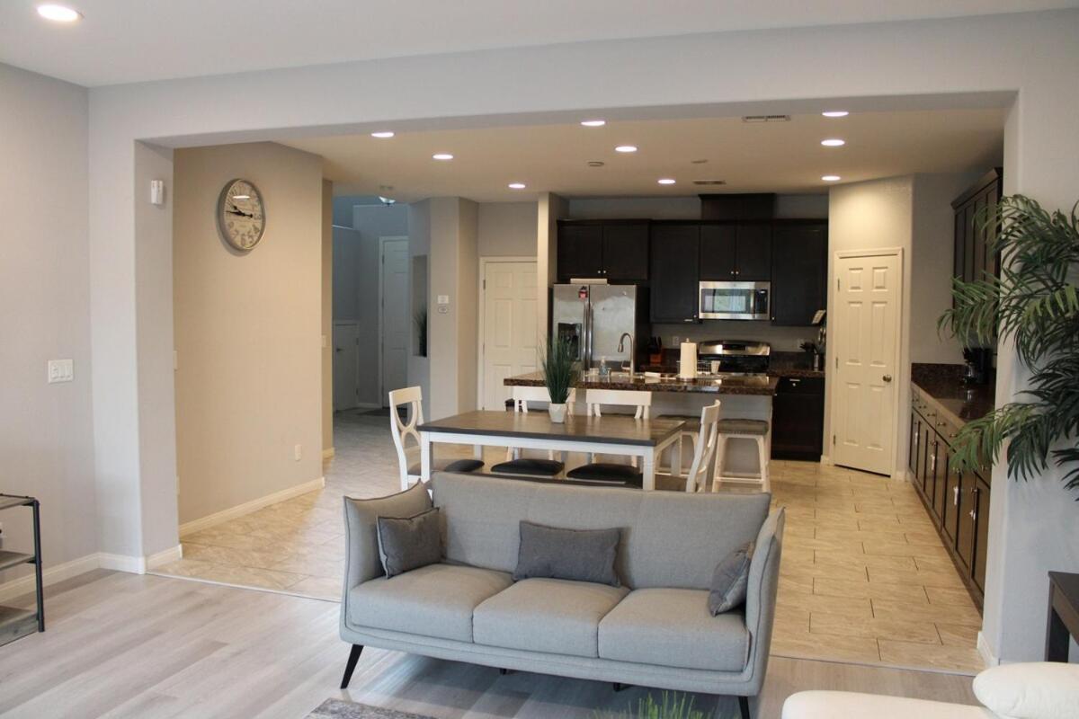 Apartment Gated Sw Vegas Near 215, Las, Red Rock, Summerlin Las Vegas
