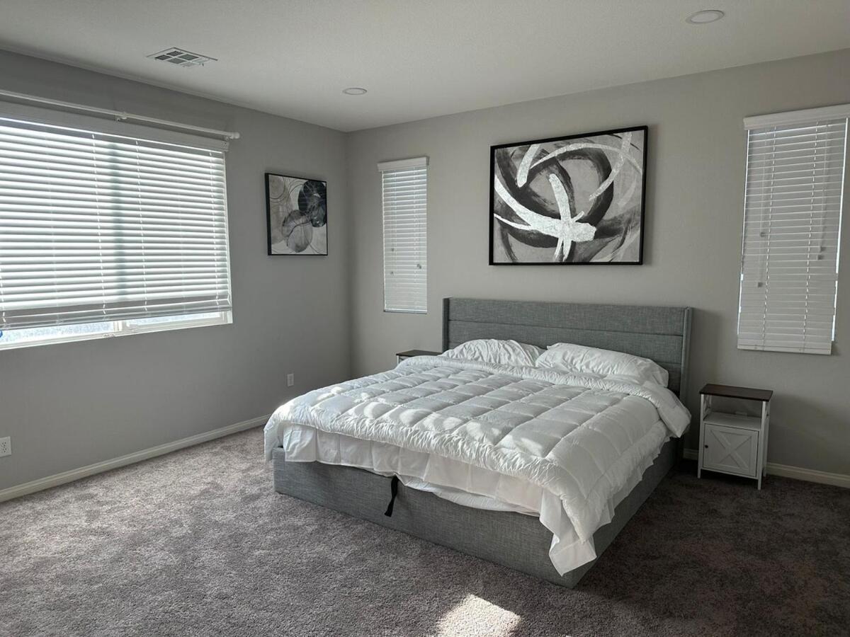 Gated Sw Vegas Near 215, Las, Red Rock, Summerlin Apartment