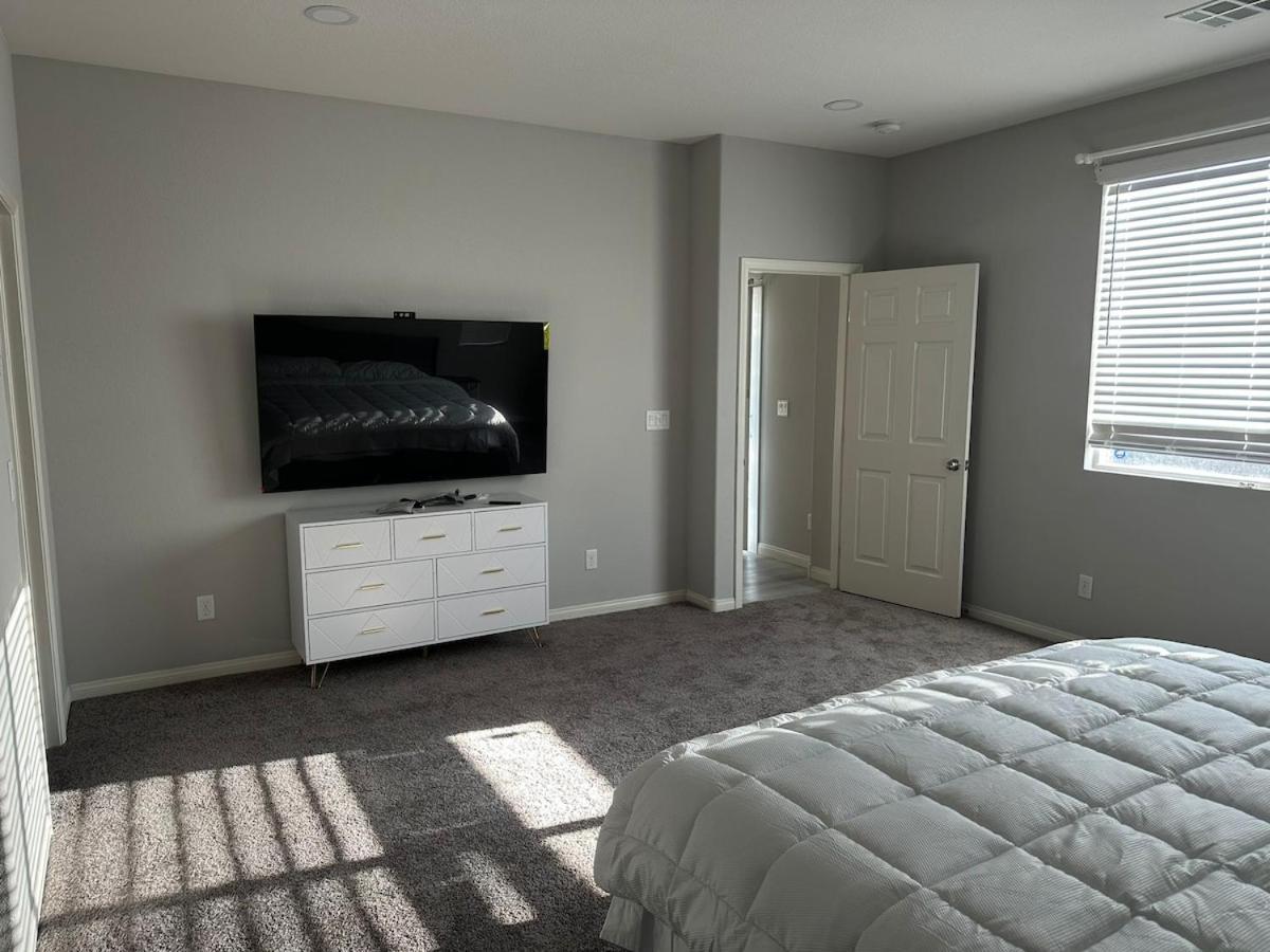 Apartment Gated Sw Vegas Near 215, Las, Red Rock, Summerlin *