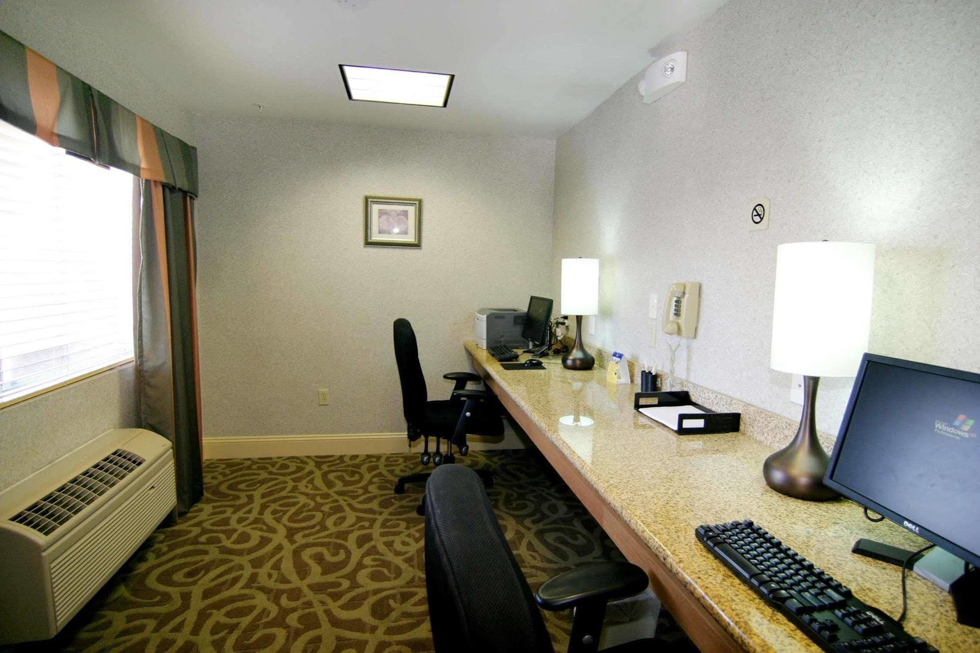 Western North Vegas & Hotel 3*