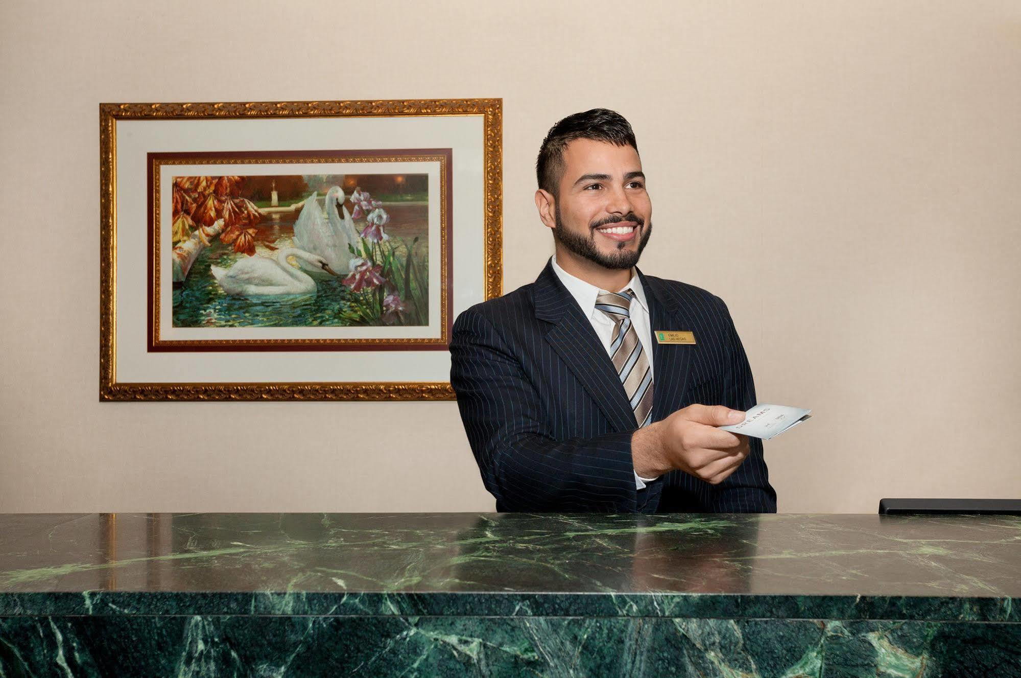 Embassy By Hilton Vegas 4*