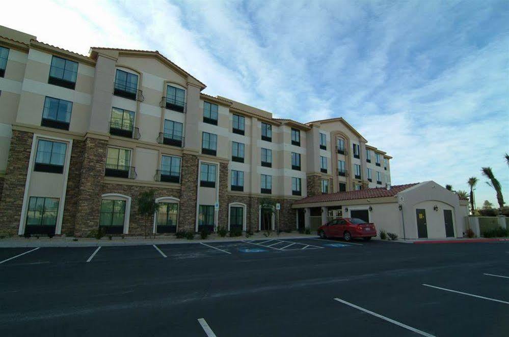 Comfort & Henderson - Vegas Hotel 3*