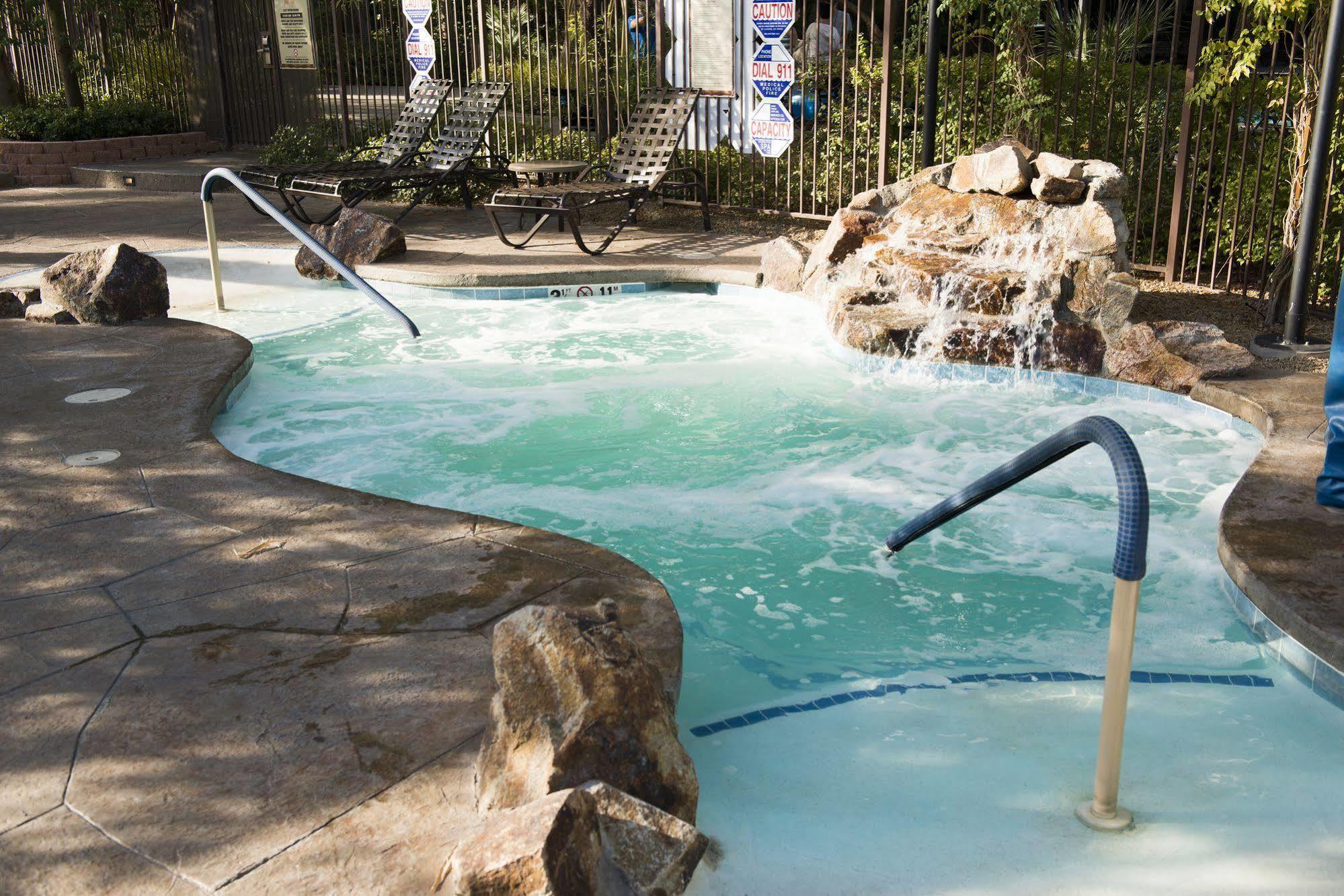 Tahiti Village & Las Vegas