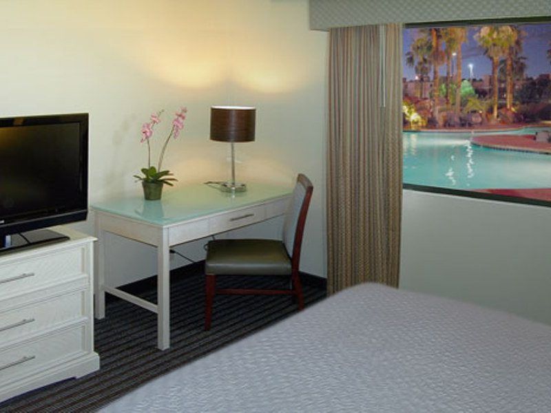 Embassy By Hilton Vegas