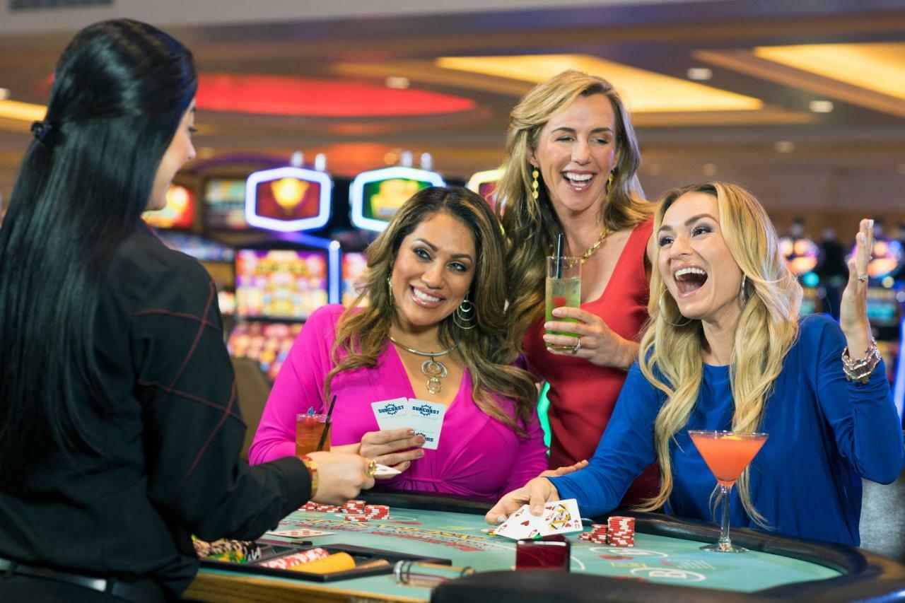 Suncoast And Casino Resort 4*