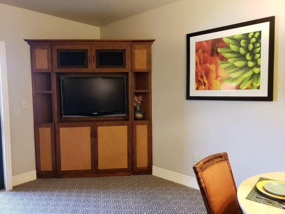 Tahiti Village & Resort 4*