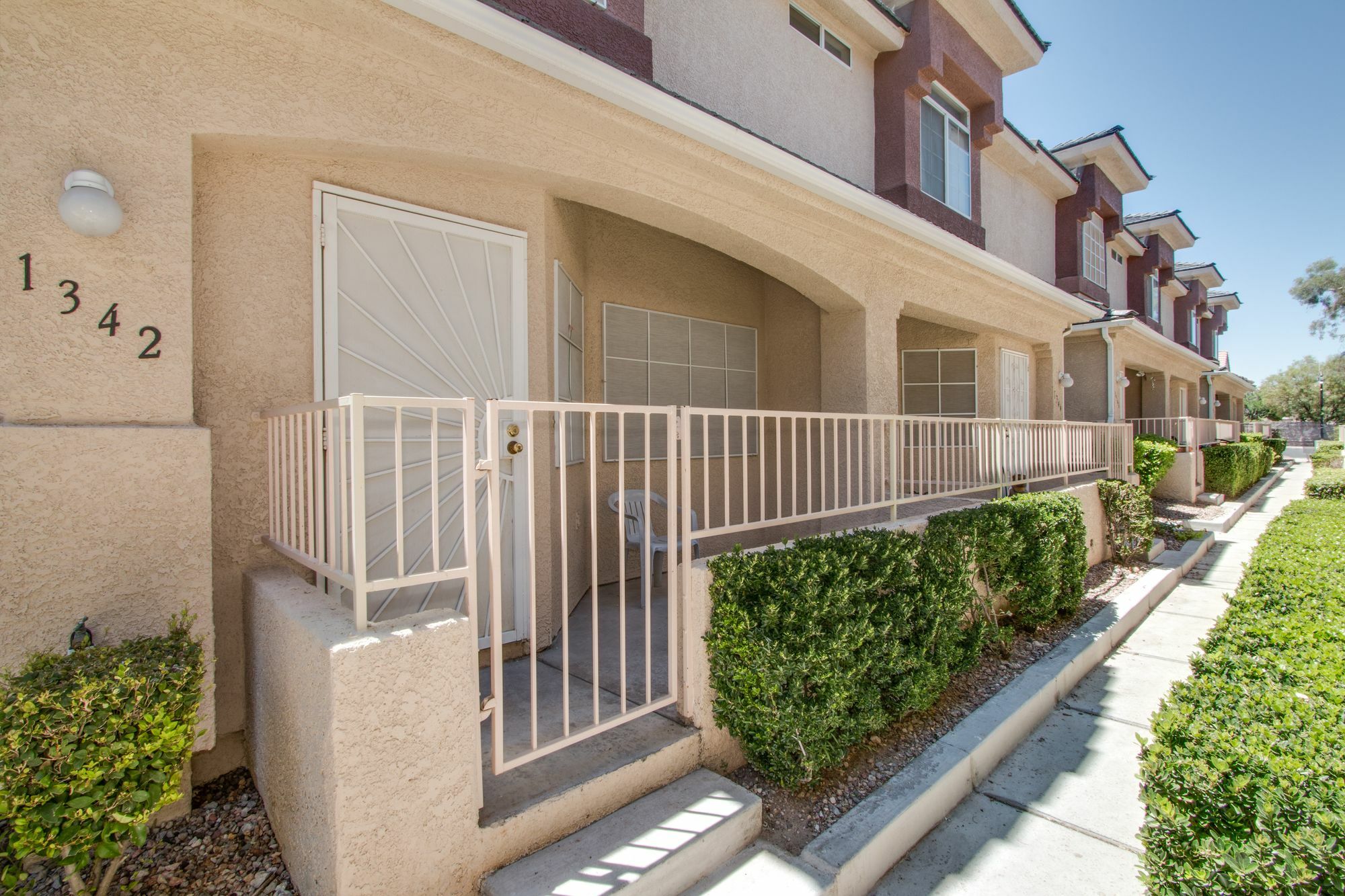 Beautiful Townhome With Pool
