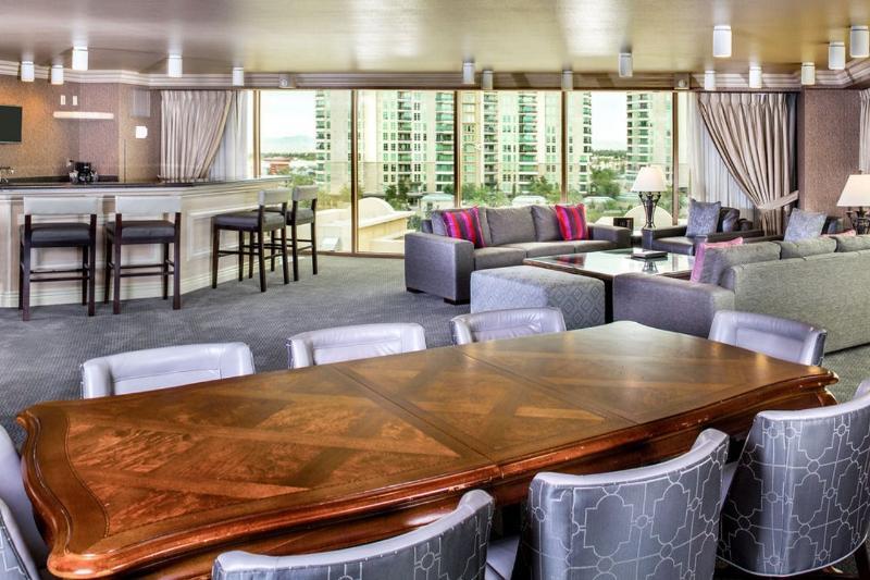 Suncoast And Casino Resort 4*