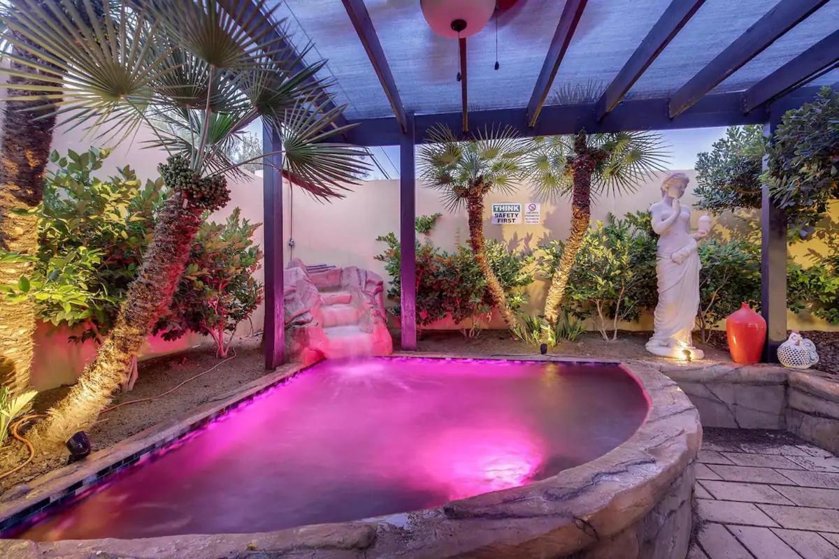 Villa Gordal - Enormous In Vegas With 39 Sleeps *